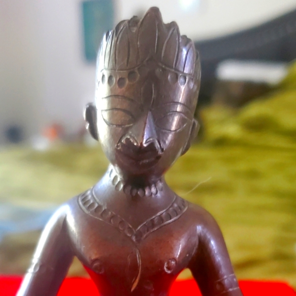 BRONZE FIGURINE OF GODDESS